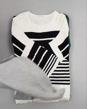 Фотография  696 - Джемпера легкие Корея#20 шт, ЛОТ №5082 оптом в Петропавловске-Камчатском и Камчатском крае