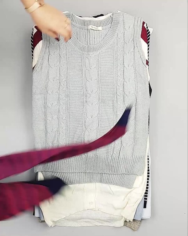 Фотография  779 - Джемпера легкие Корея#20 шт, ЛОТ №5083 оптом в Петропавловске-Камчатском и Камчатском крае