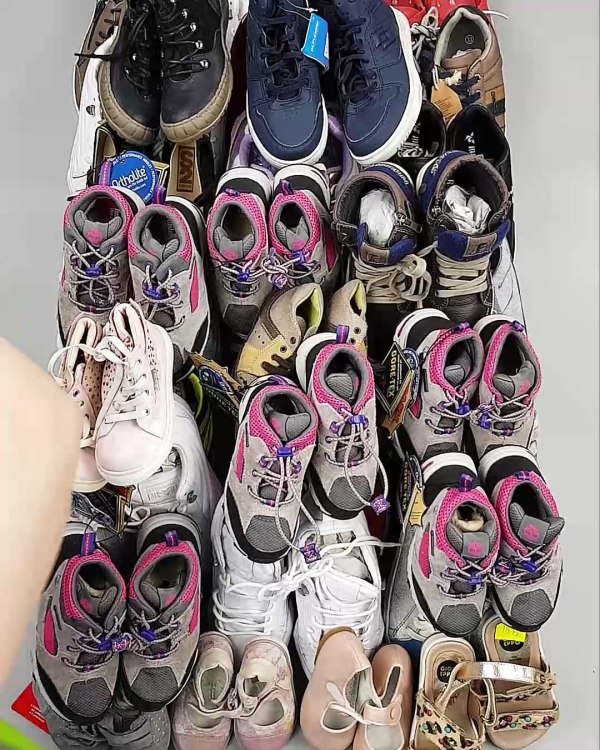 Фотография  610 - Обувь СТОК дети лето#15,7 кг, ЛОТ №6188 оптом в Петропавловске-Камчатском и Камчатском крае