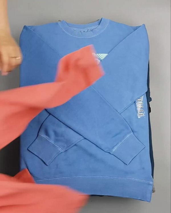 Фотография  924 - Толстовки СТОК CAN#15 кг, ЛОТ №6268 оптом в Петропавловске-Камчатском и Камчатском крае