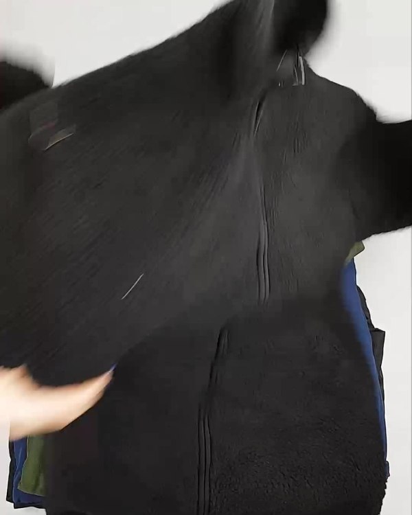 Фотография  213 - Верхняя одежда Дания#10,1 кг ЛОТ №6909 оптом в Петропавловске-Камчатском и Камчатском крае