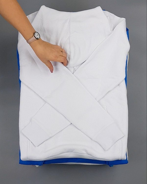 Фотография  535 - HOODIE CAN 084#10 кг, ЛОТ №7033 оптом в Петропавловске-Камчатском и Камчатском крае