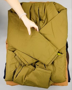 Фотография  786 - Верхняя одежда Дания#9,9 кг, ЛОТ №7057 оптом в Петропавловске-Камчатском и Камчатском крае