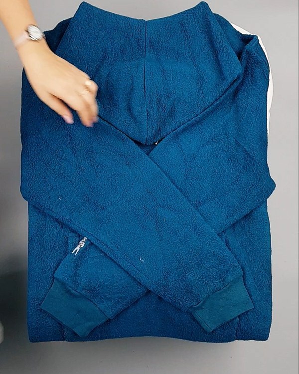 Фотография  432 - HOODIE CAN 084#10 кг, ЛОТ №7033 оптом в Петропавловске-Камчатском и Камчатском крае