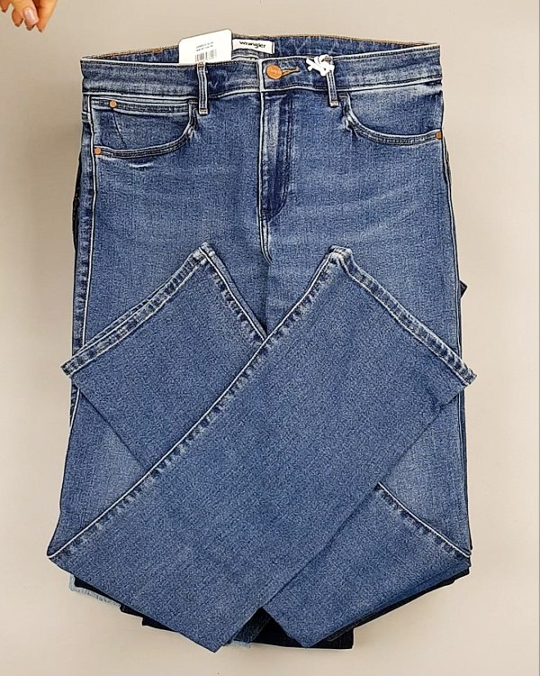 Фотография  771 - Джинсы WRANGLER м/ж#8,1 кг, ЛОТ №7011 оптом в Петропавловске-Камчатском и Камчатском крае