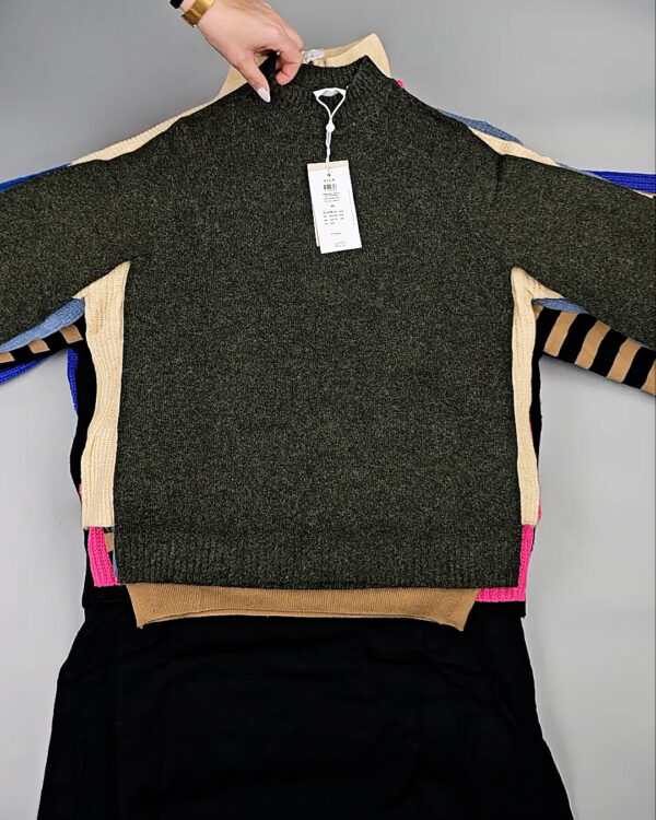 Фотография  861 - Джемпера Bestseller 104#7 кг, ЛОТ СТ-10040 оптом в Петропавловске-Камчатском и Камчатском крае