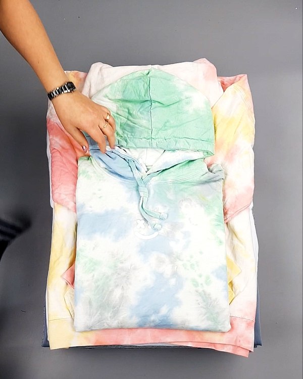 Фотография  586 - HOODIE CAN 084#10 кг, ЛОТ №7426 оптом в Петропавловске-Камчатском и Камчатском крае