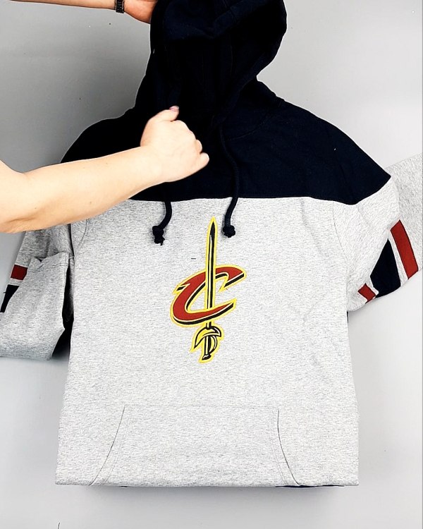 Фотография  291 - HOODIE CAN 084#10 кг, ЛОТ №7426 оптом в Петропавловске-Камчатском и Камчатском крае