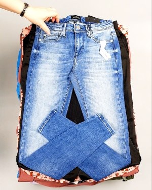 Фотография 112 - Bestseller Summer mix 104#15 кг, ЛОТ №7495 оптом в Петропавловске-Камчатском и Камчатском крае