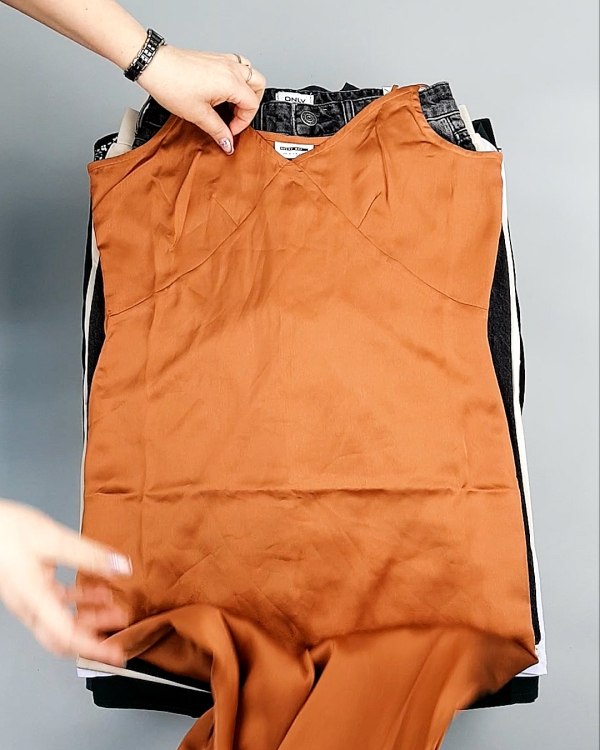 Фотография  600 - Bestseller Summer mix 104#15 кг, ЛОТ №7493 оптом в Петропавловске-Камчатском и Камчатском крае