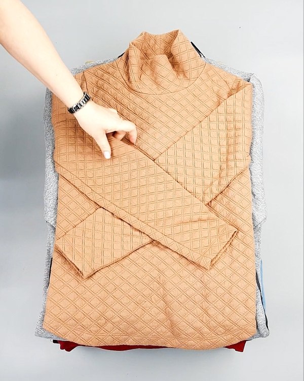 Фотография  176 - SWEATSHIRT CAN 084#10 кг, ЛОТ №7619 оптом в Петропавловске-Камчатском и Камчатском крае