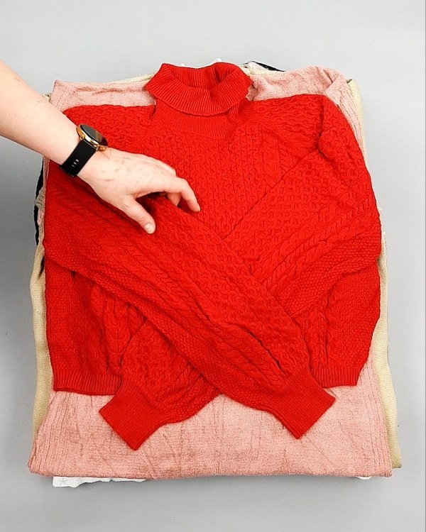 Фотография  521 - Джемпера СТОК CAN 084#7 кг, ЛОТ №7649 оптом в Петропавловске-Камчатском и Камчатском крае