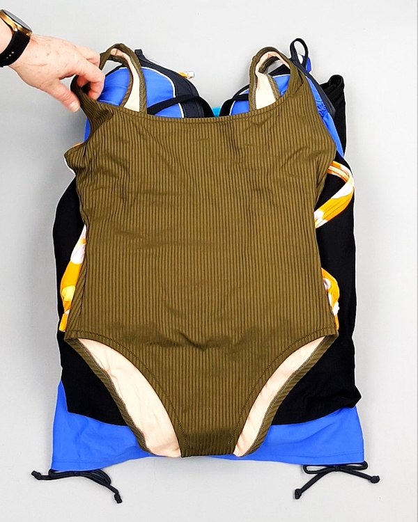 Фотография  304 - Купальники СТОК CAN 124#5 кг, ЛОТ №7689 оптом в Петропавловске-Камчатском и Камчатском крае