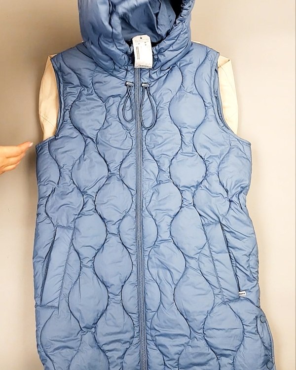 Фотография  872 - Верхняя одежда весна TOM TAILOR 124#7,8 кг, ЛОТ №7581 оптом в Петропавловске-Камчатском и Камчатском крае