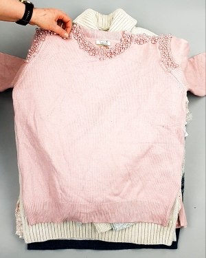 Фотография  140 - Джемпера СТОК CAN 084#7 кг, ЛОТ №7650 оптом в Петропавловске-Камчатском и Камчатском крае