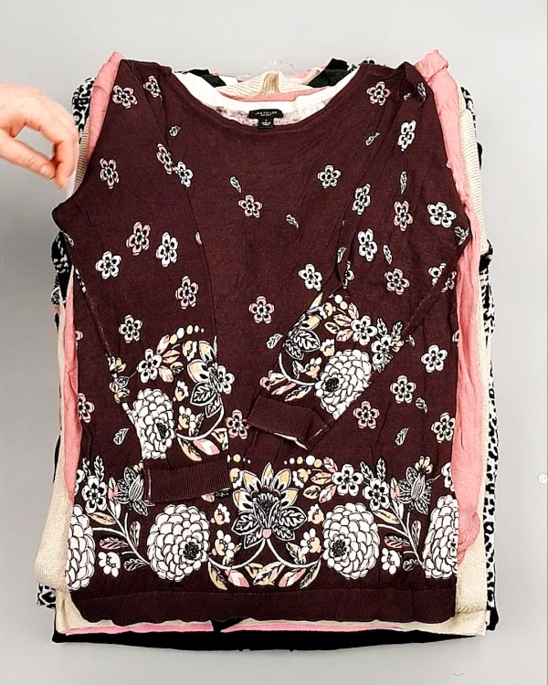 Фотография  389 - Джемпера легкие СТОК CAN 084#7 кг, ЛОТ №7632 оптом в Петропавловске-Камчатском и Камчатском крае