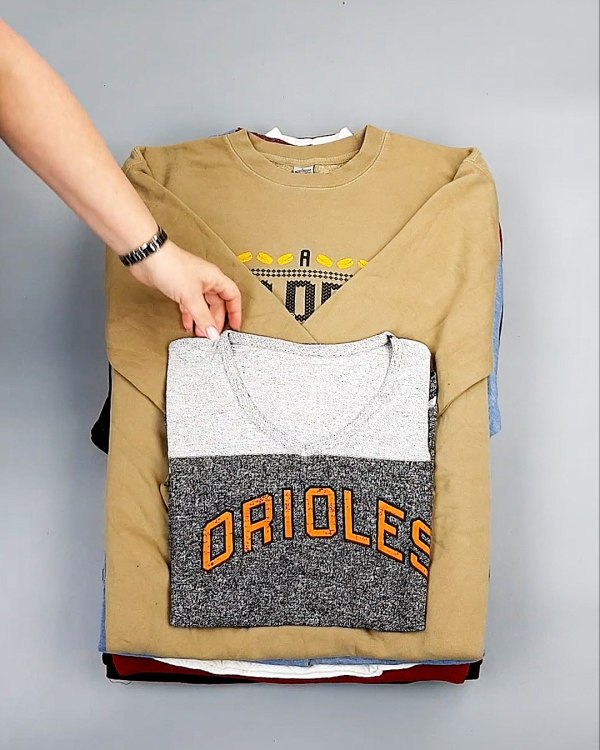 Фотография  986 - SWEATSHIRT CAN 084#10 кг, ЛОТ №7619 оптом в Петропавловске-Камчатском и Камчатском крае