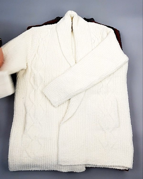 Фотография  875 - Кардиганы СТОК CAN 084#7 кг, ЛОТ №7674 оптом в Петропавловске-Камчатском и Камчатском крае