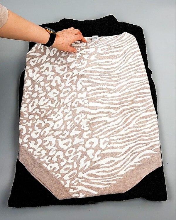 Фотография  355 - Джемпера СТОК CAN 084#7 кг, ЛОТ №7648 оптом в Петропавловске-Камчатском и Камчатском крае