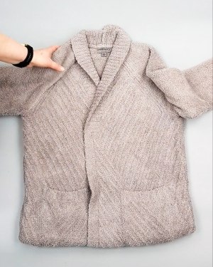 Фотография  235 - Кардиганы СТОК CAN 084#7 кг, ЛОТ №7673 оптом в Петропавловске-Камчатском и Камчатском крае