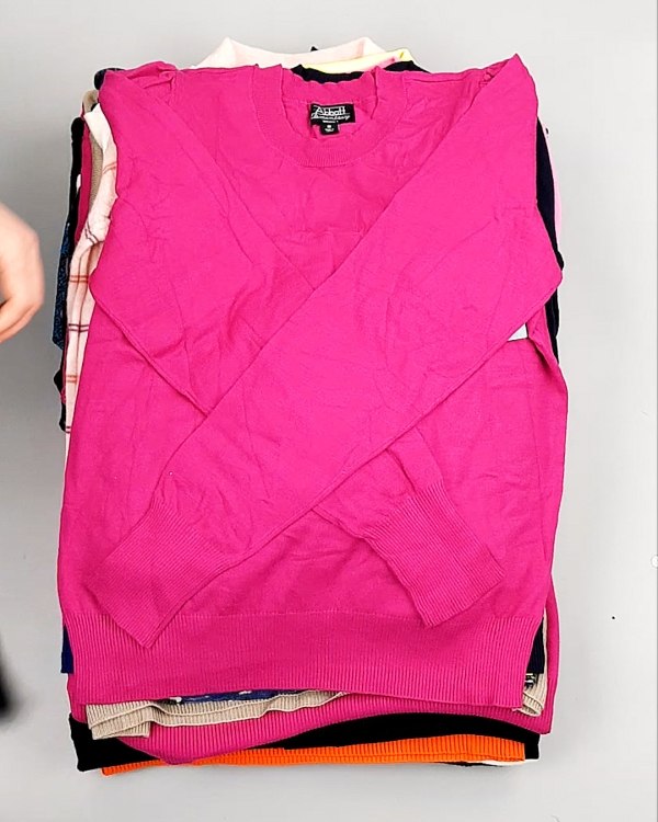 Фотография  587 - Джемпера легкие СТОК CAN 084#7 кг оптом в Петропавловске-Камчатском и Камчатском крае