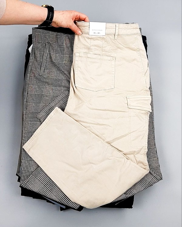 Фотография  696 - Брюки женские лето C&A 025#10 кг, ЛОТ №7895 оптом в Петропавловске-Камчатском и Камчатском крае