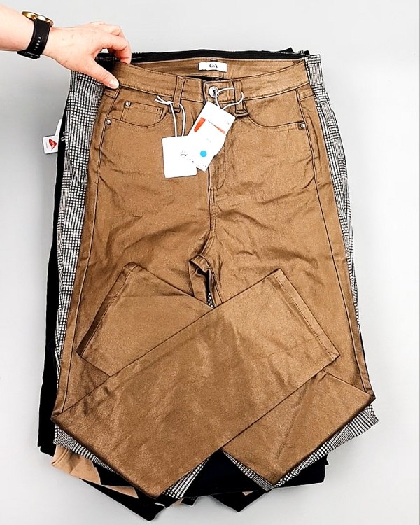 Фотография  748 - Брюки женские лето C&A 025#10 кг, ЛОТ №7892 оптом в Петропавловске-Камчатском и Камчатском крае