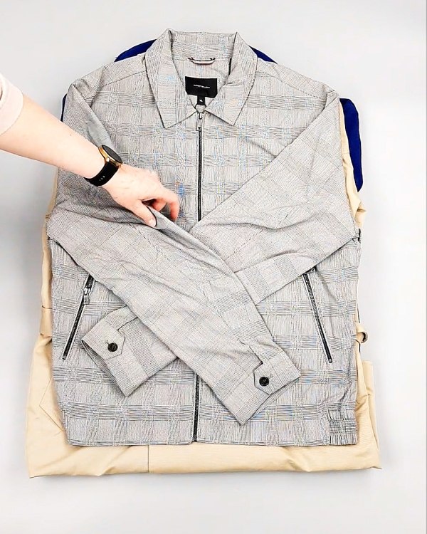 Фотография  669 - Ветровки м/ж C&A 025#10 кг, ЛОТ №7864 оптом в Петропавловске-Камчатском и Камчатском крае