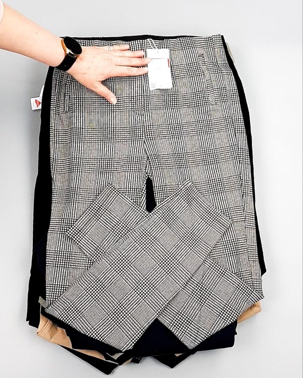 Фотография  350 - Брюки женские лето C&A 025#10 кг, ЛОТ №7892 оптом в Петропавловске-Камчатском и Камчатском крае