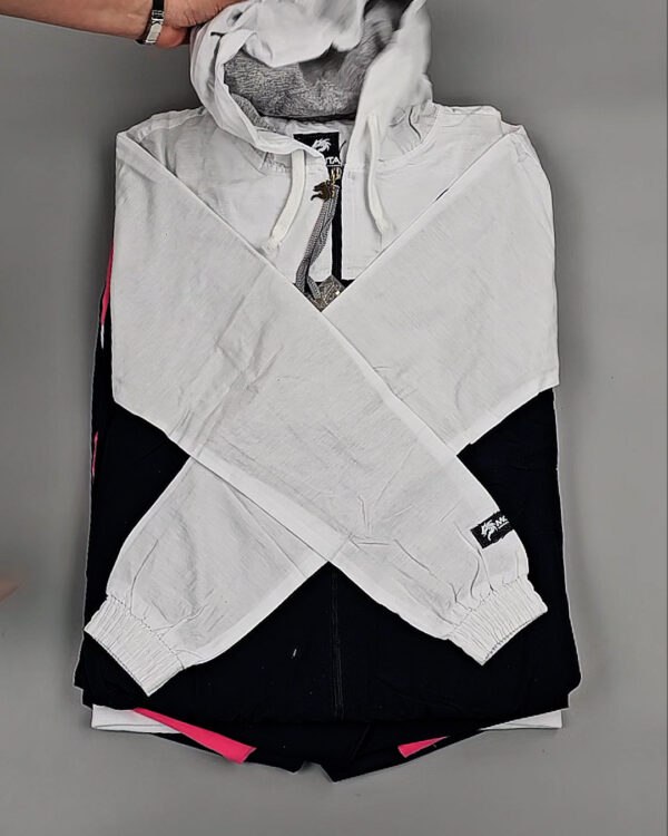 Фотография  188 - Спортивные костюмы  AD83#4 шт, ЛОТ №8637 оптом в Петропавловске-Камчатском и Камчатском крае