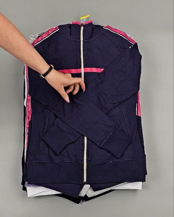 Фотография  111 - Спортивные костюмы  AD83#10 шт, ЛОТ №8638 оптом в Петропавловске-Камчатском и Камчатском крае