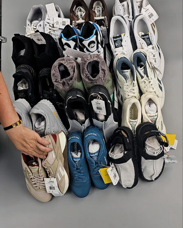 Фотография  200 - Кроссовки Reebok#23 шт, ЛОТ №8896 оптом в Петропавловске-Камчатском и Камчатском крае
