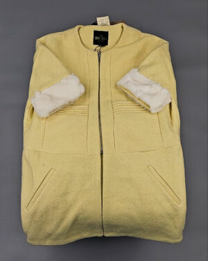 Купить Верхняя одежда Корея 085#15 кг, ЛОТ № СТ-9249 оптом в Петропавловске-Камчатском и Камчатском крае