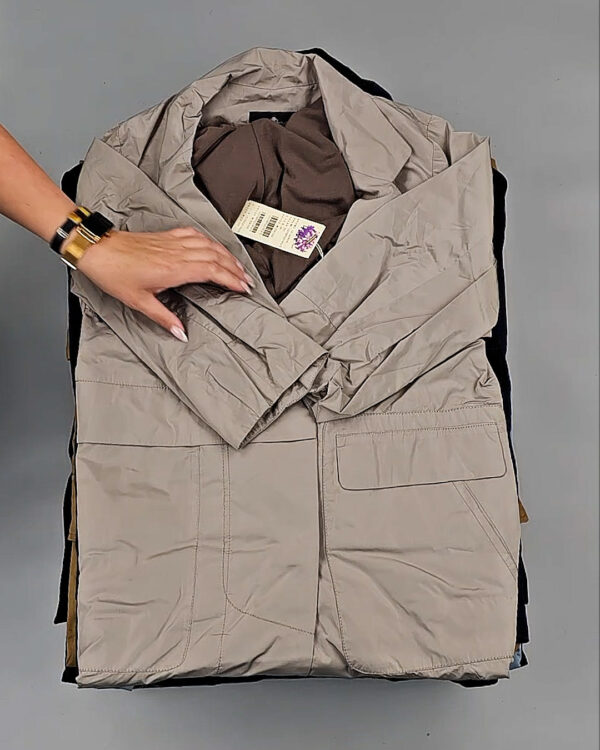 Фотография  184 - Верхняя одежда Корея 085#15 кг, ЛОТ № СТ-9246 оптом в Петропавловске-Камчатском и Камчатском крае