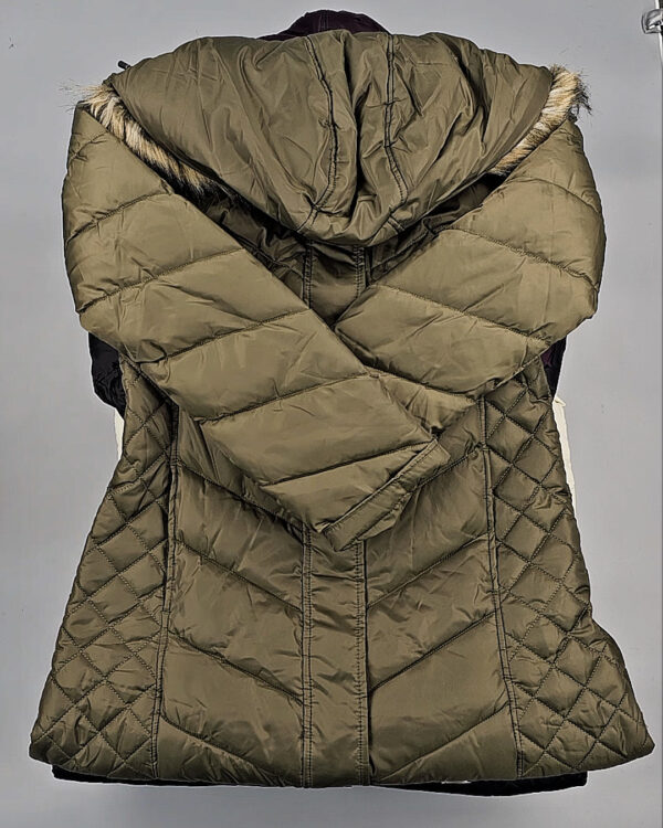 Фотография  391 - Верхняя одежда женская CAN 104#15 кг, ЛОТ СТ-9353 оптом в Петропавловске-Камчатском и Камчатском крае