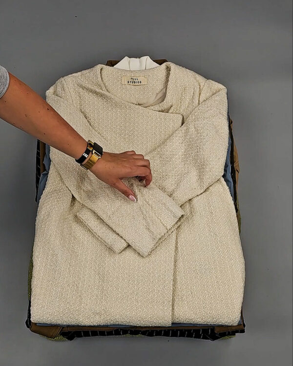 Фотография  816 - Верхняя одежда Корея 085#15 кг оптом в Петропавловске-Камчатском и Камчатском крае