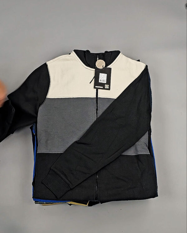 Фотография  735 - Мужской зимний микс Blend He, 20 кг, ЛОТ №СТ-9253 оптом в Петропавловске-Камчатском и Камчатском крае