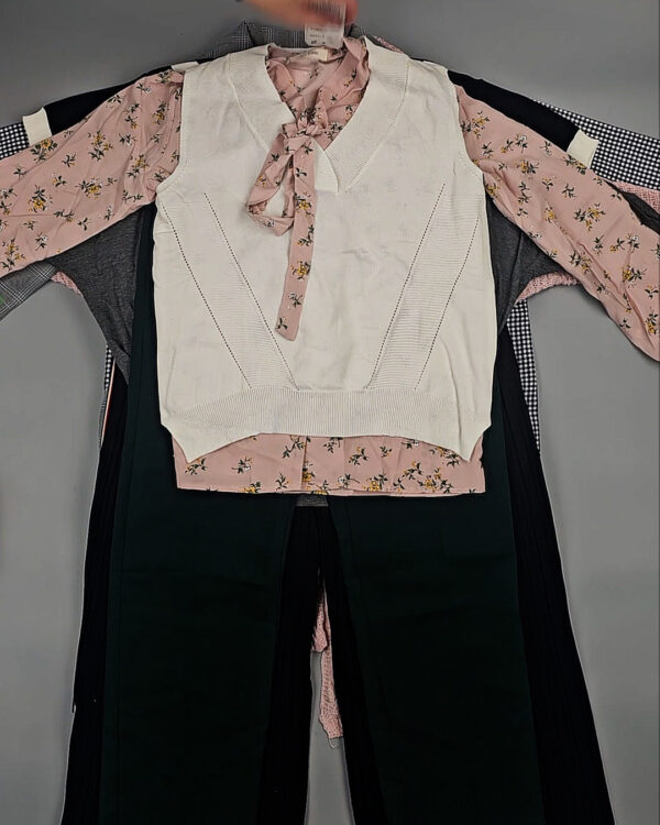 Фотография  965 - Комплекты жен Корея 085#5 кг, ЛОТ СТ-9574 оптом в Петропавловске-Камчатском и Камчатском крае