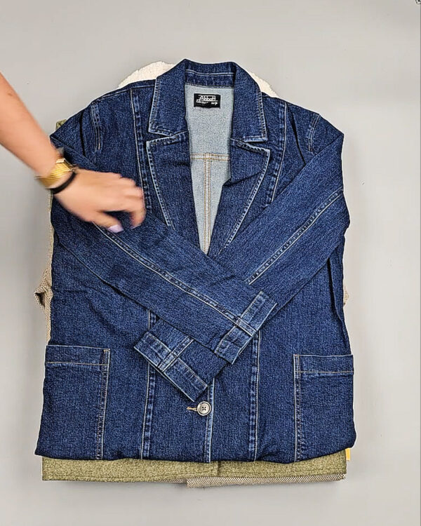 Фотография  351 - Ветровки женские CAN 104#12,5 кг, ЛОТ СТ-9404 оптом в Петропавловске-Камчатском и Камчатском крае