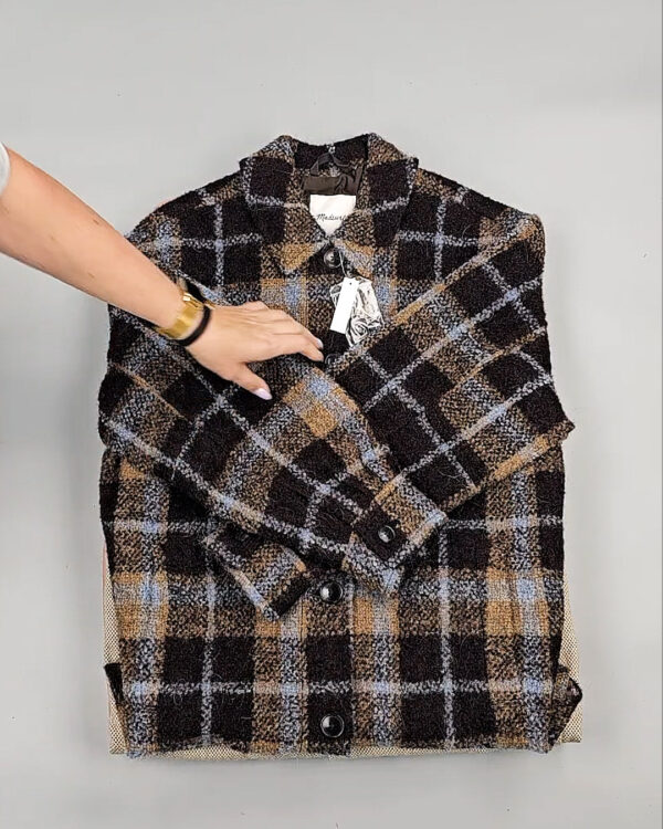 Фотография  665 - Ветровки женские CAN 104#12,7 кг, ЛОТ СТ-9405 оптом в Петропавловске-Камчатском и Камчатском крае