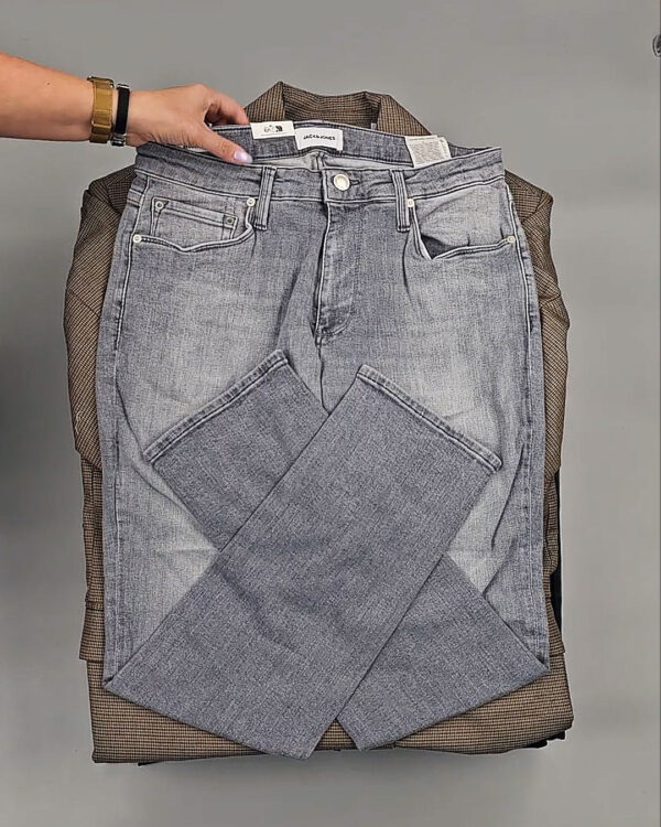 Фотография  823 - Мужской зимний микс JACK JONES, 20 кг, ЛОТ № СТ-9443 оптом в Петропавловске-Камчатском и Камчатском крае