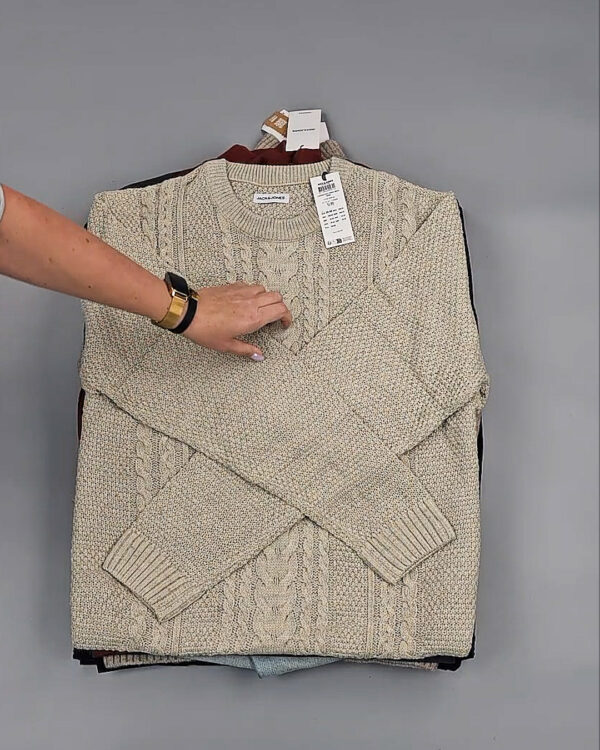 Фотография  868 - Мужской зимний микс JACK JONES, 20 кг, ЛОТ № СТ-9442 оптом в Петропавловске-Камчатском и Камчатском крае