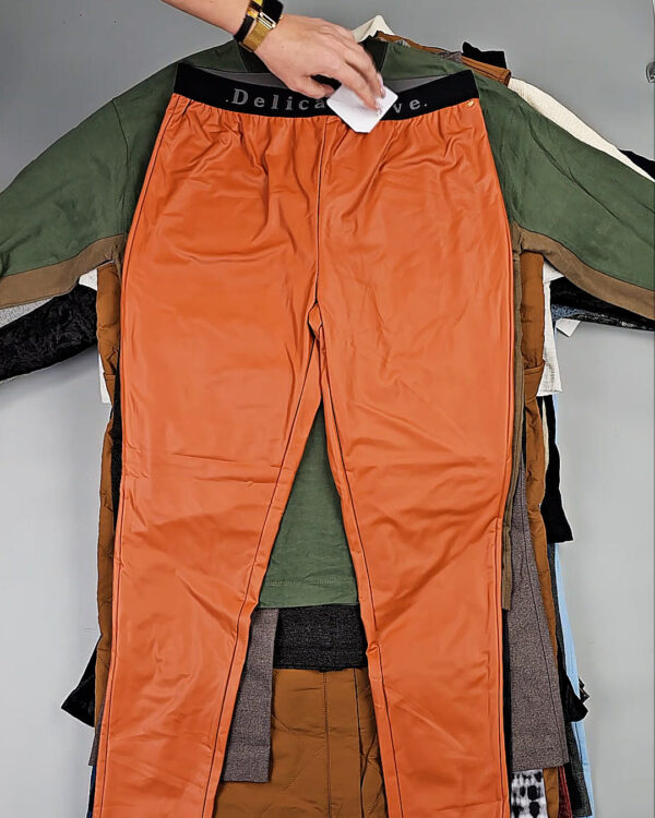 Фотография  528 - DK, Bestseller + Winter mix#15 кг, ЛОТ СТ-9958 оптом в Петропавловске-Камчатском и Камчатском крае