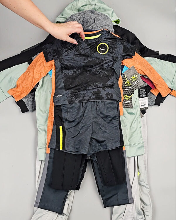 Фотография  400 - Спортивные костюмы дети CAN#6 кг, ЛОТ СТ-9738 оптом в Петропавловске-Камчатском и Камчатском крае