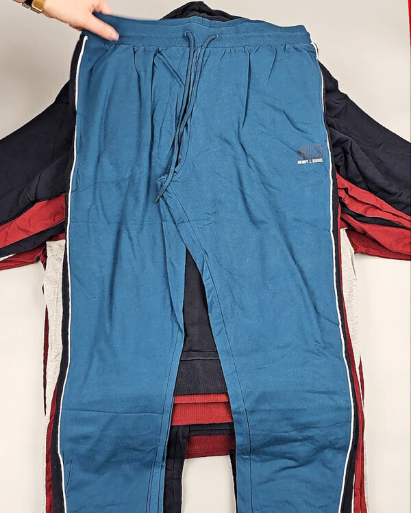 Фотография  495 - Спортивные костюмы (Herren-Trainingsanzuge voп HIS)#18 кг оптом в Петропавловске-Камчатском и Камчатском крае