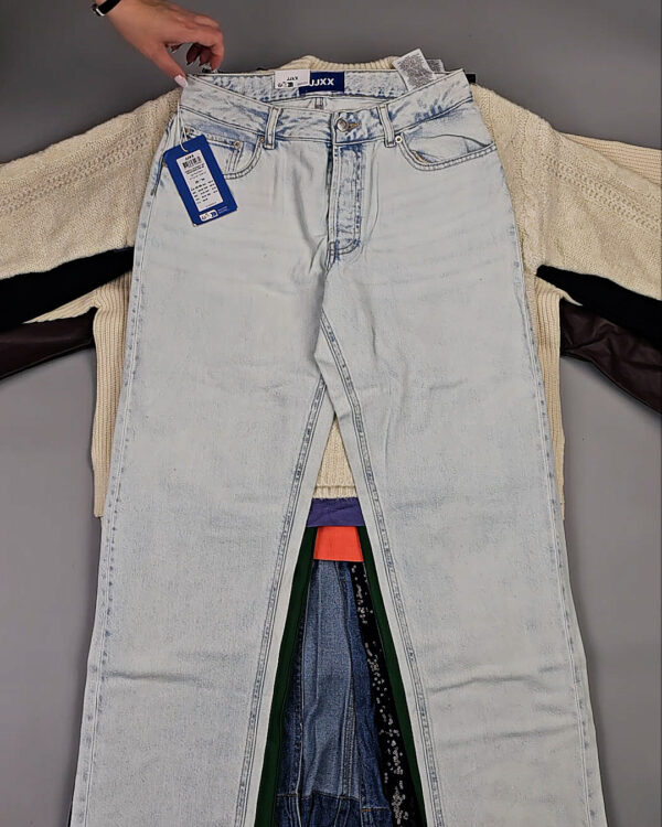 Фотография  866 - JACK JONES Women Winter mix 075 #15 кг, ЛОТ СТ-9962 оптом в Петропавловске-Камчатском и Камчатском крае