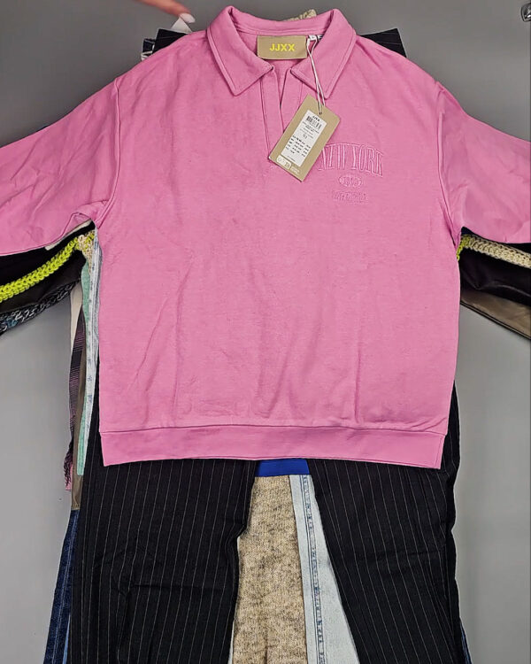 Фотография  264 - JACK JONES Women Winter mix 075 #15 кг, ЛОТ СТ-10011 оптом в Петропавловске-Камчатском и Камчатском крае