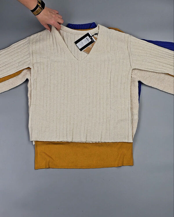 Фотография  582 - Джемпера Bestseller 104#7 кг, ЛОТ СТ-10045 оптом в Петропавловске-Камчатском и Камчатском крае