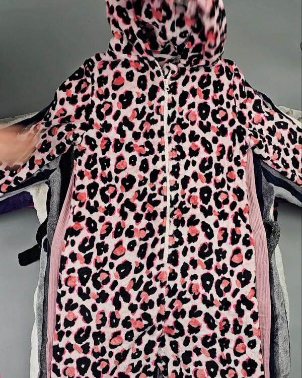 Фотография  248 - Халаты+пижамы флис Англия (SLEEPWEAR PREMIUM)#20 кг, ЛОТ СХ-0289 оптом в Петропавловске-Камчатском и Камчатском крае